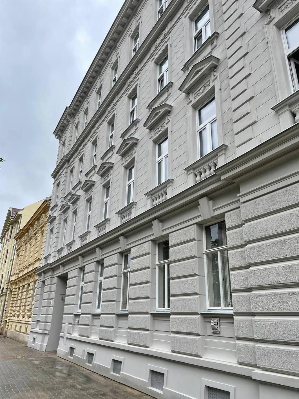 Apartment With Parking In The Center - 500M From Hlavni Nadrazi Brno Exterior foto